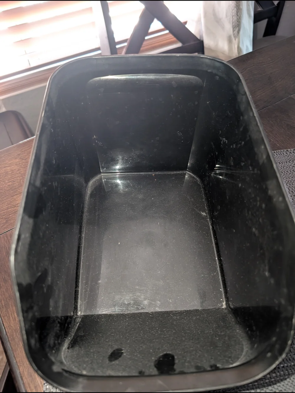 Tupperware Onion & Garlic Smart Container features a ventilated lid for air circ